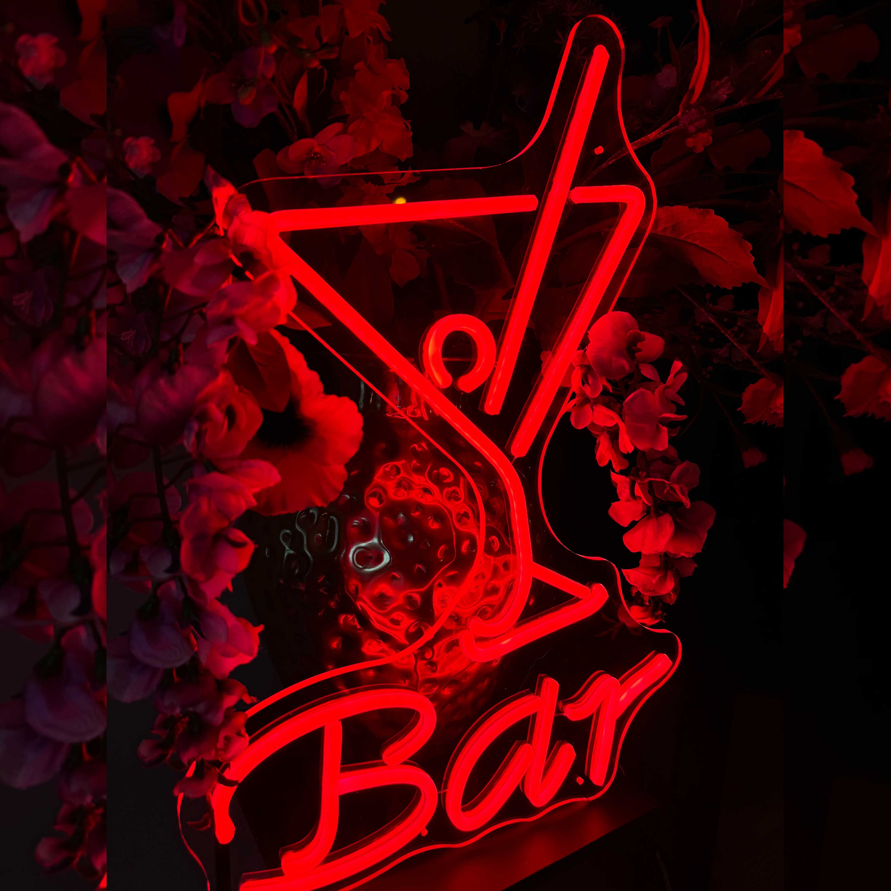 Neon Schild Cocktail Bar