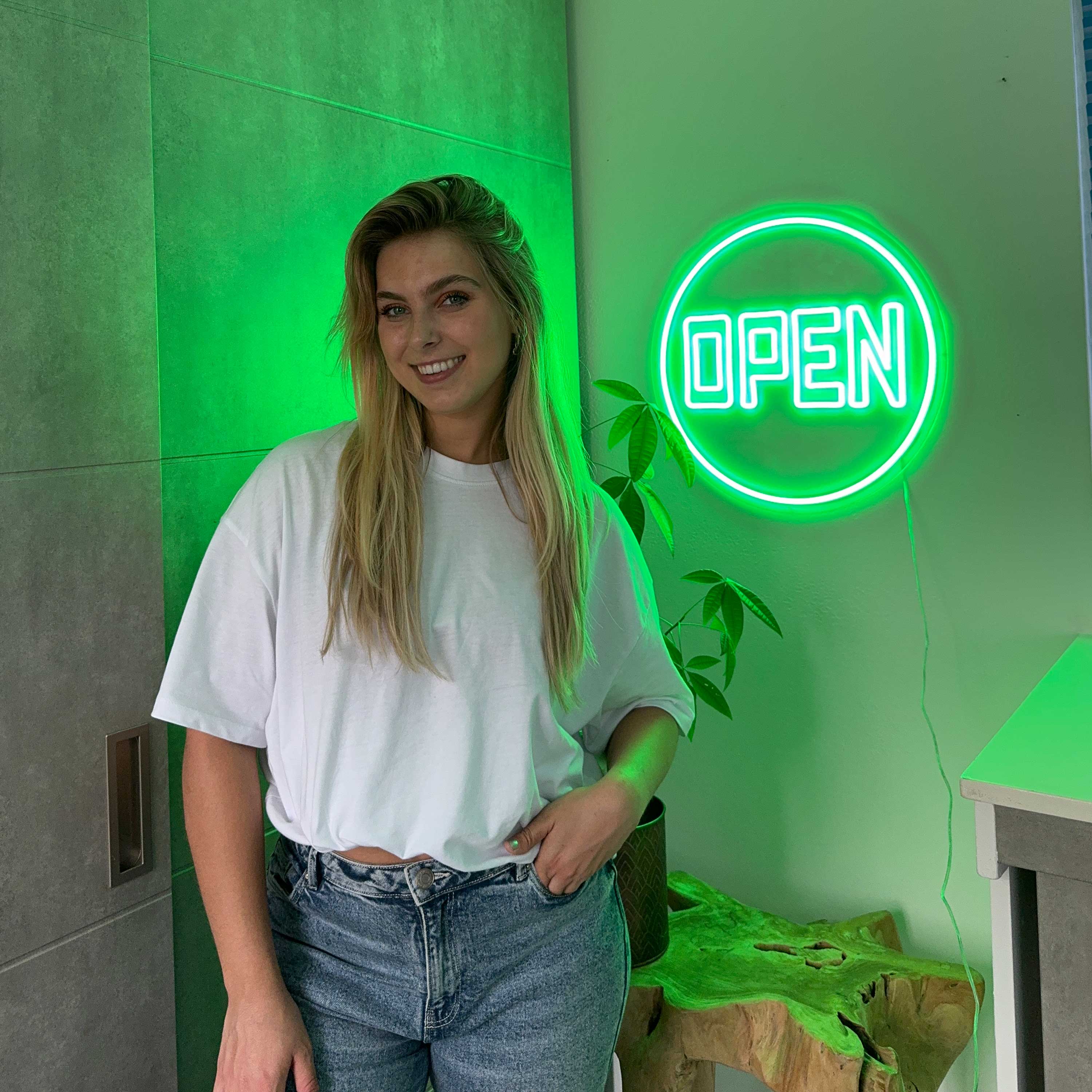 Neon Schild Open
