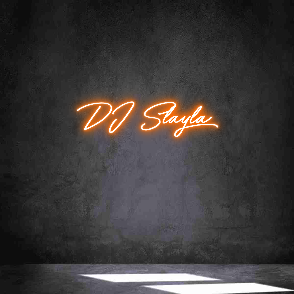 Individuelles Neon: DJ Slayla