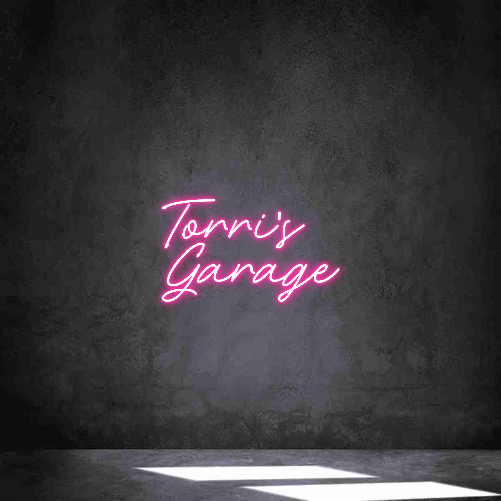 Individuelles Neon: Torri's
Garage